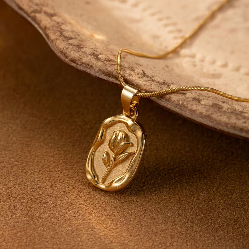 Elegant 18K Gold Tulip Pendant Necklace – 304 Stainless Steel