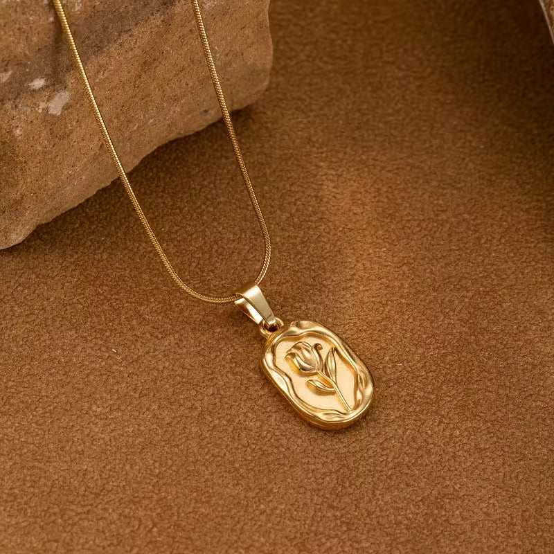 Elegant 18K Gold Tulip Pendant Necklace – 304 Stainless Steel